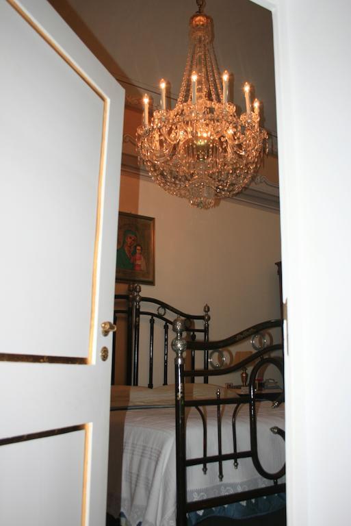 Palazzo Franza Musaro Удженто Стая снимка