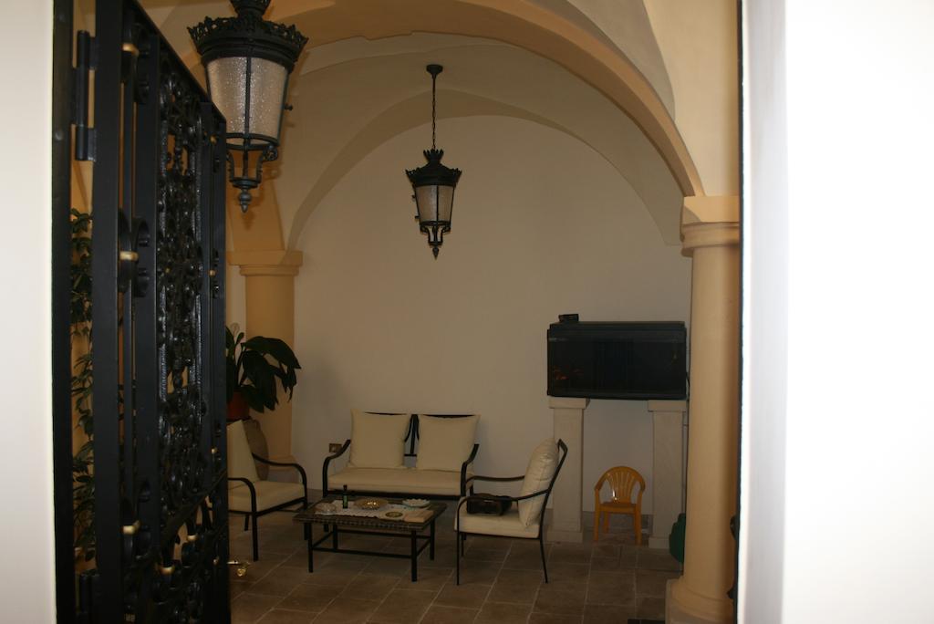 Palazzo Franza Musaro Удженто Екстериор снимка
